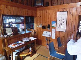 三たてそばすぎやま店内2.jpg