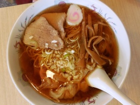 ワンタン麺_八千代軒.jpg